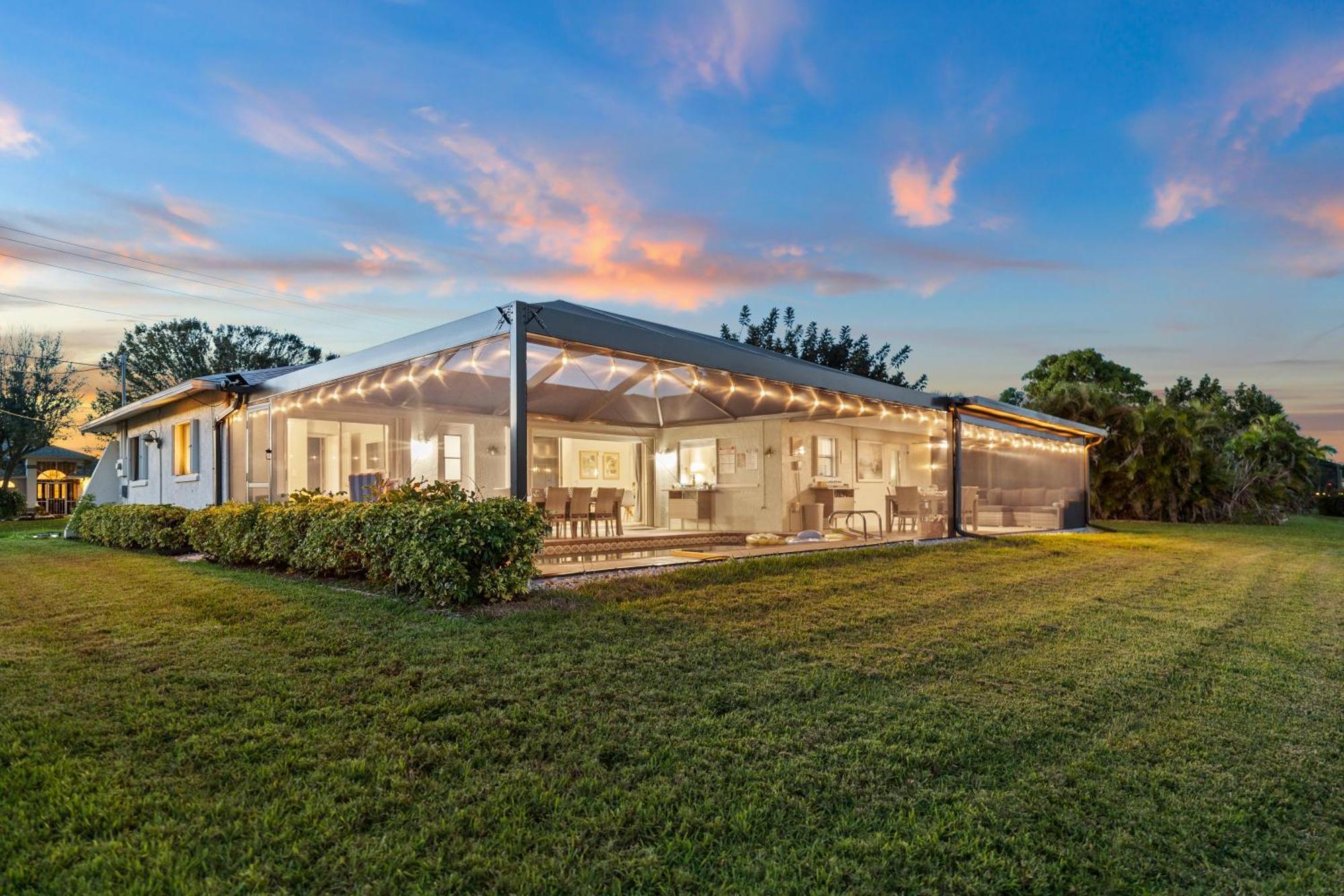 Serenity Waterfront Villa With King Suite, Private Pool, Great Lanai Enclosure And Long Water Views Cape Coral Zewnętrze zdjęcie