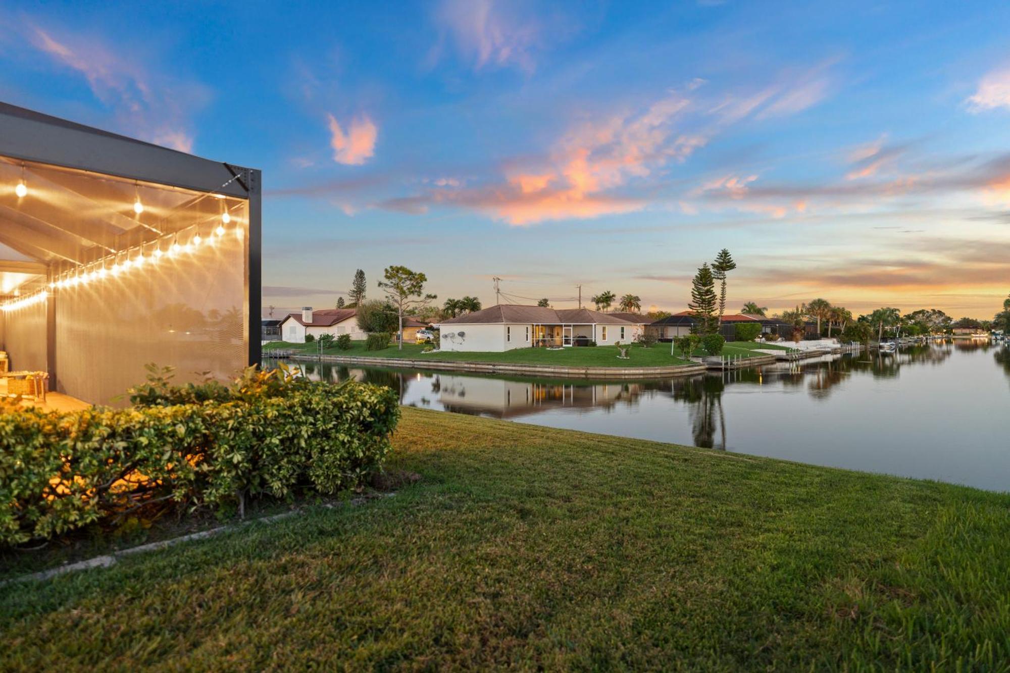 Serenity Waterfront Villa With King Suite, Private Pool, Great Lanai Enclosure And Long Water Views Cape Coral Zewnętrze zdjęcie