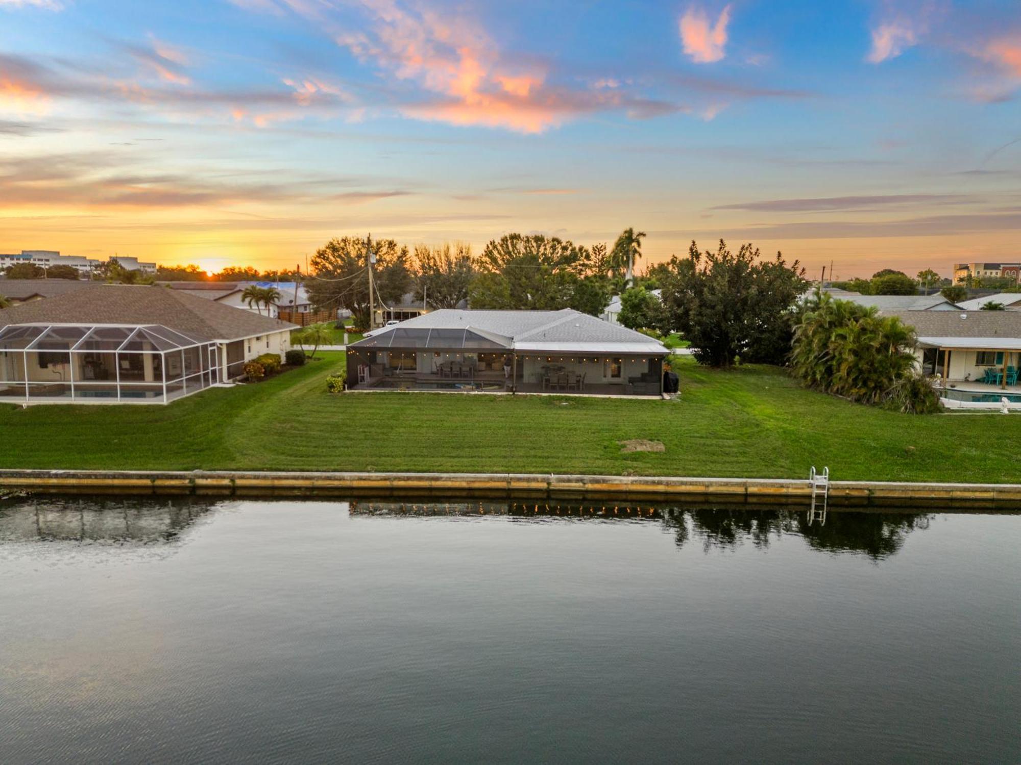 Serenity Waterfront Villa With King Suite, Private Pool, Great Lanai Enclosure And Long Water Views Cape Coral Zewnętrze zdjęcie