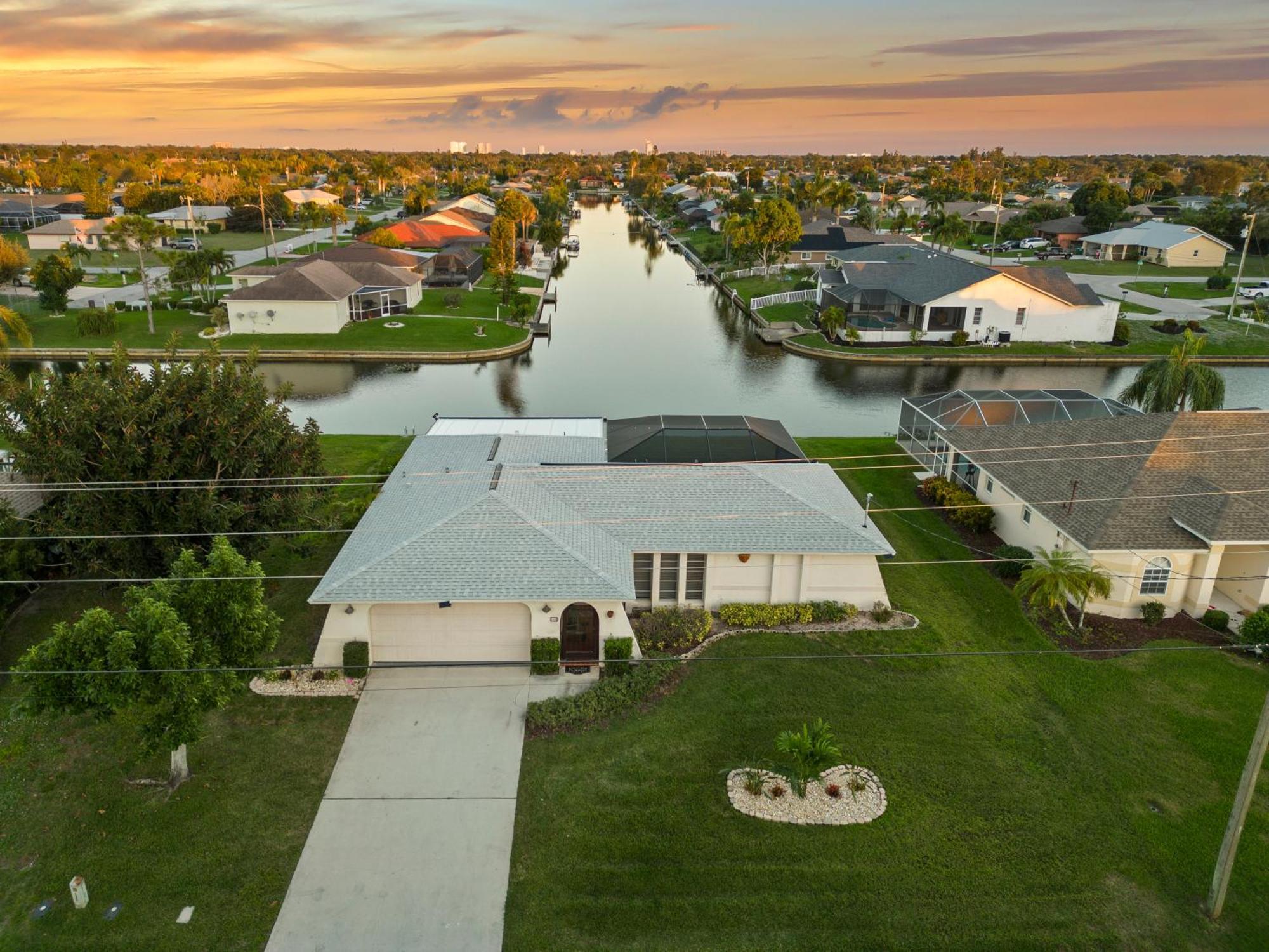 Serenity Waterfront Villa With King Suite, Private Pool, Great Lanai Enclosure And Long Water Views Cape Coral Zewnętrze zdjęcie
